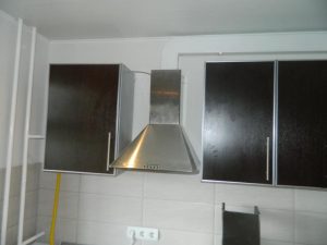 Установка вытяжки на кухне в Кольцово