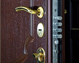 Замена замка на металлической двери Legran в Кольцово